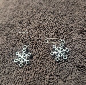 Antique Silver Snowflake Earrings Winter Holiday Dangle Statement Jewelry